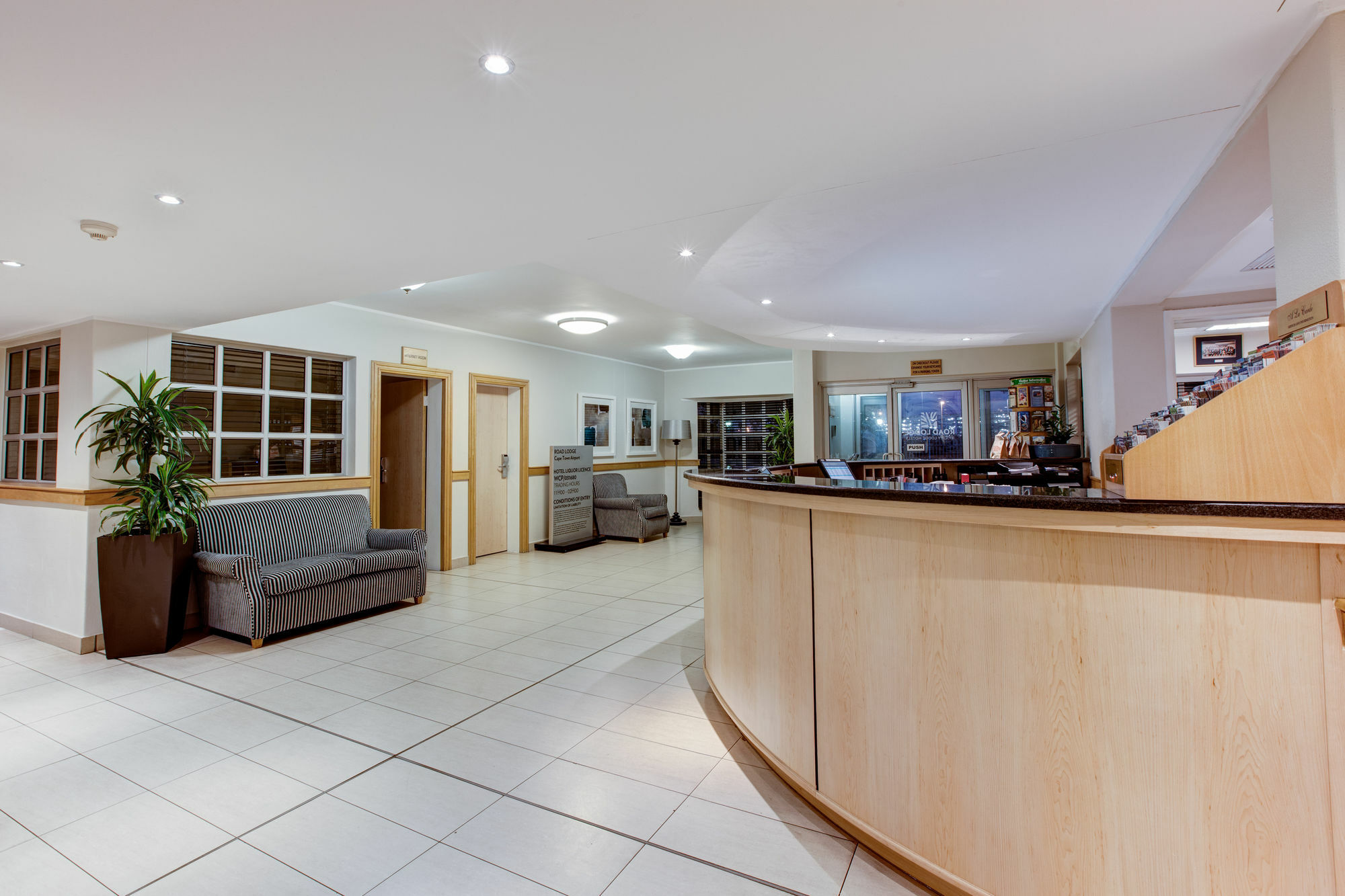 Road Lodge Cape Town International Airport Екстер'єр фото